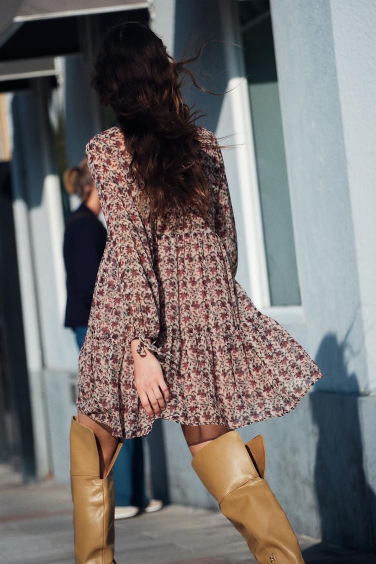 Puff sleeves Maroon dress
