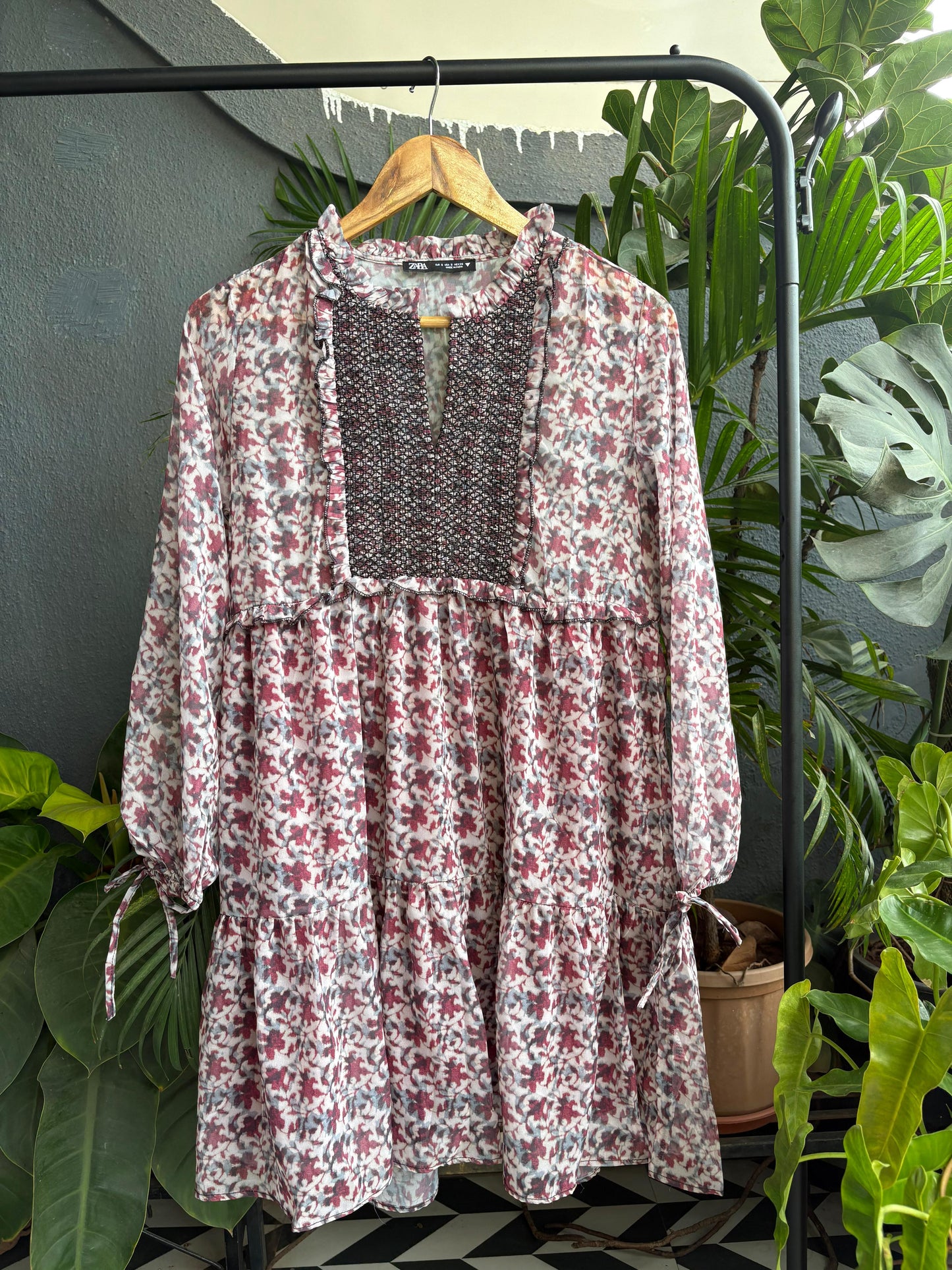 Puff sleeves Maroon dress