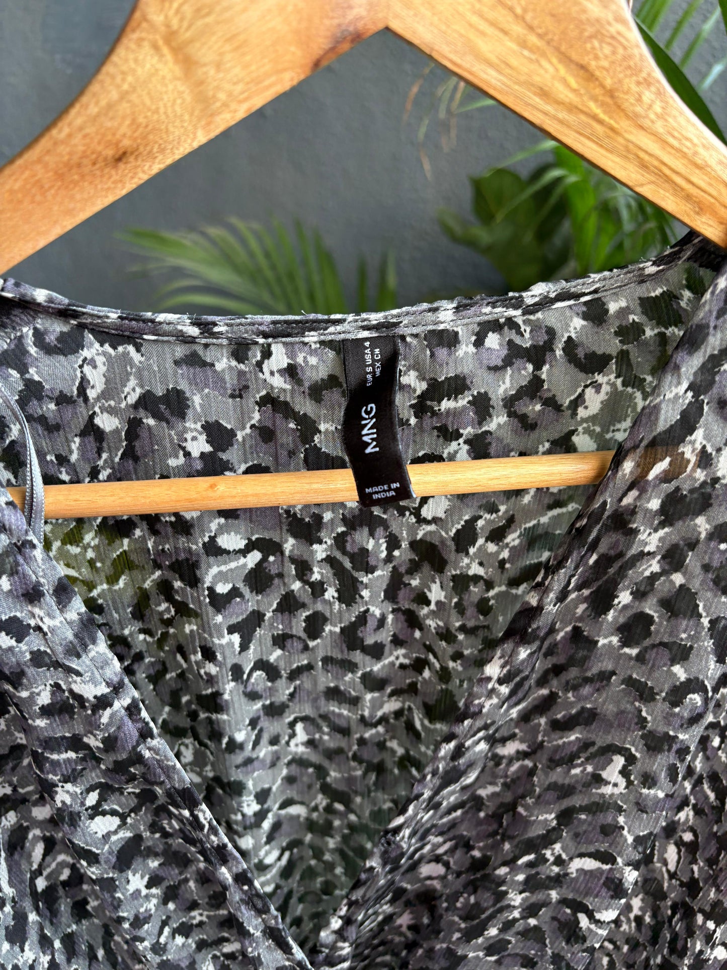 Grey Leopard Print top