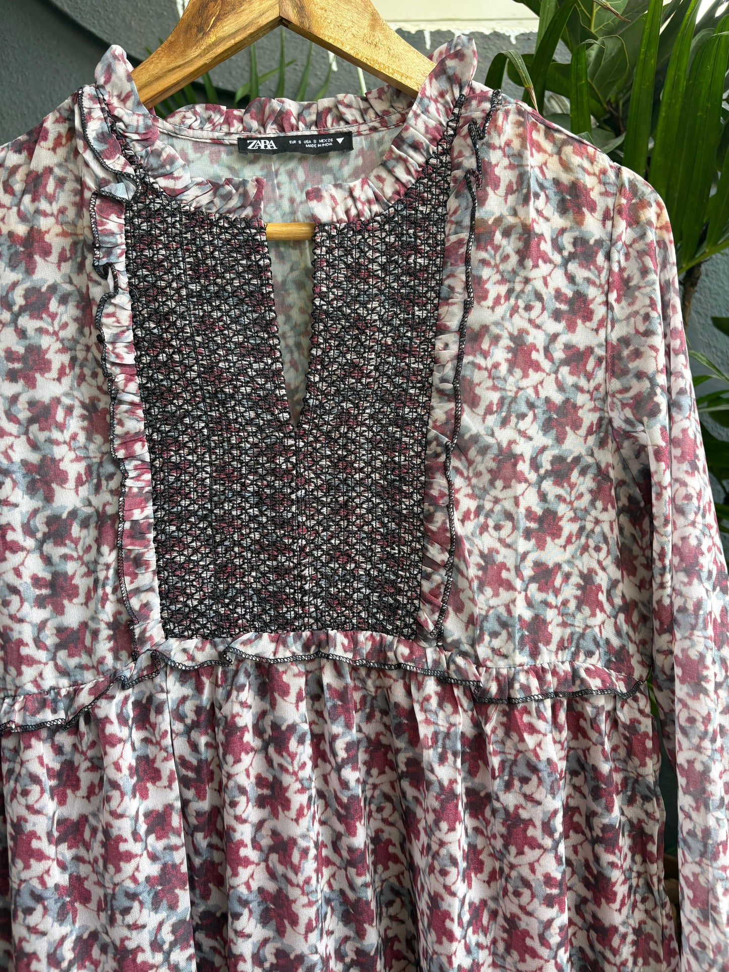 Puff sleeves Maroon dress