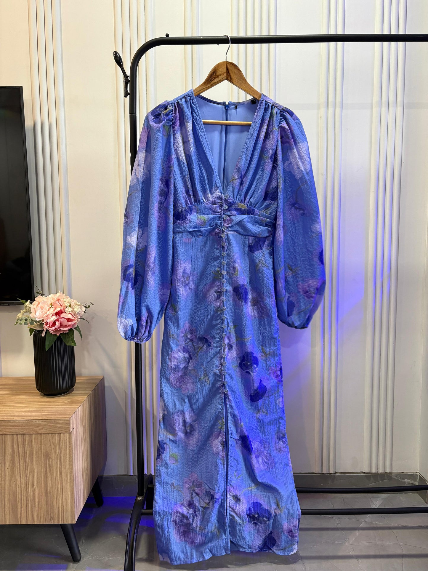 Balloon sleeve dress