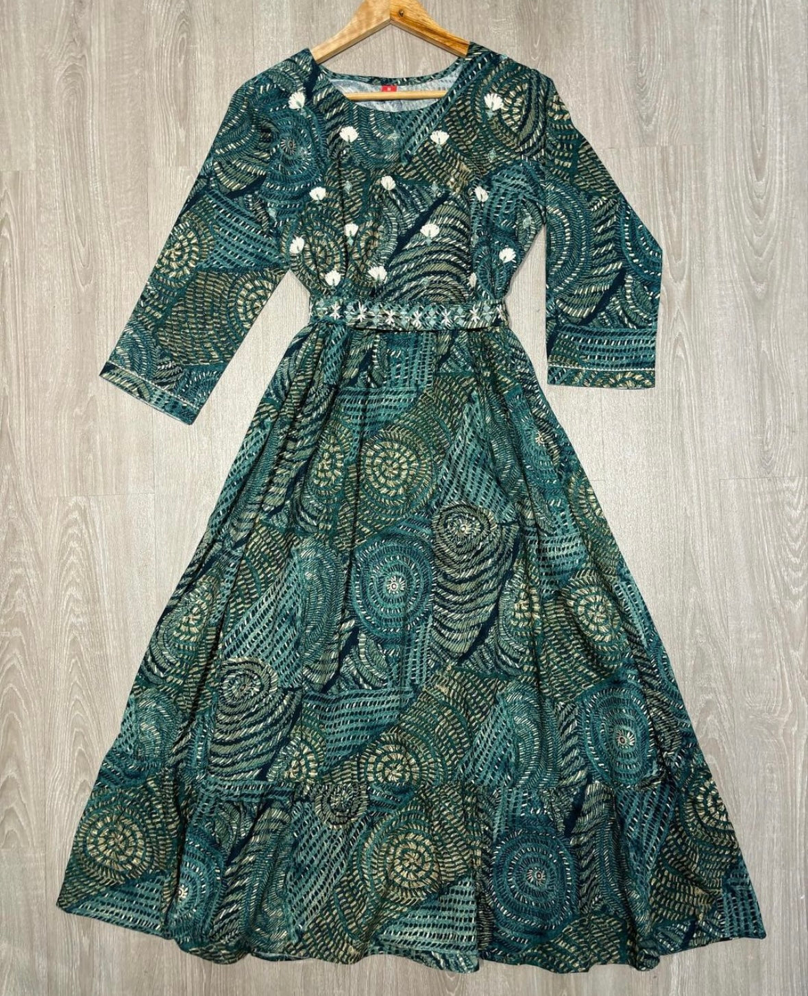 Mirror detailed ethnic gown